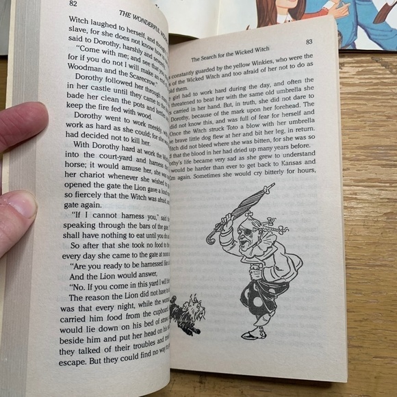 The Wizard Of Oz Book Bundle Of Two Paperback Books Children's And Chapter Book - Picture 8 of 11